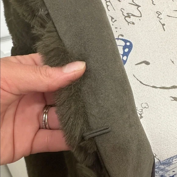 Belle Fare Faux Fur Olive Cropped Jacket - Picture 13 of 16